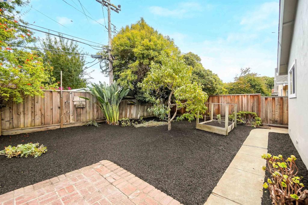 GLENMOOR AREA - Residential