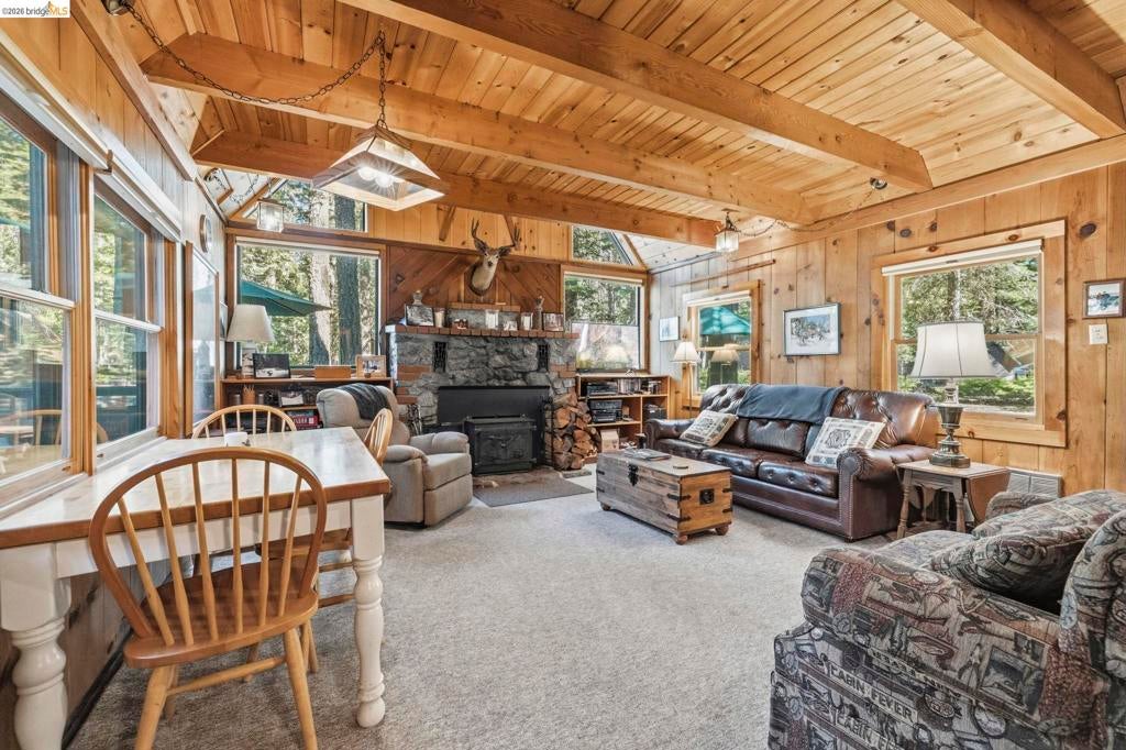 232 SUGAR PINE AVE