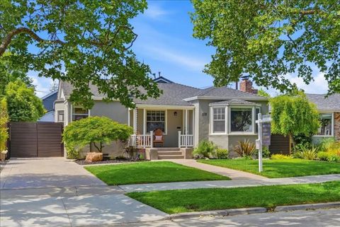 Photo of 278 Iris Street, Redwood City, CA 94062 (MLS # ML82045120)