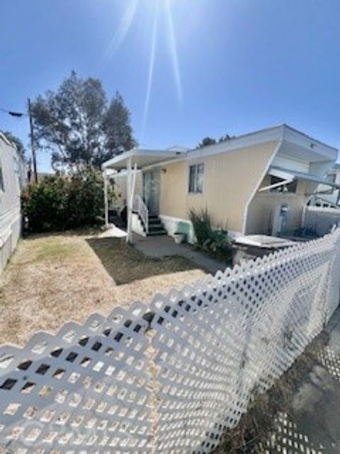 Photo of 1717 E Ave I #31, Lancaster, CA 93535 (MLS # SR26081718)