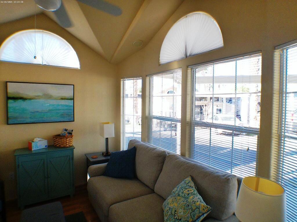 Rancho Casa Blanca - Manufactured In Park