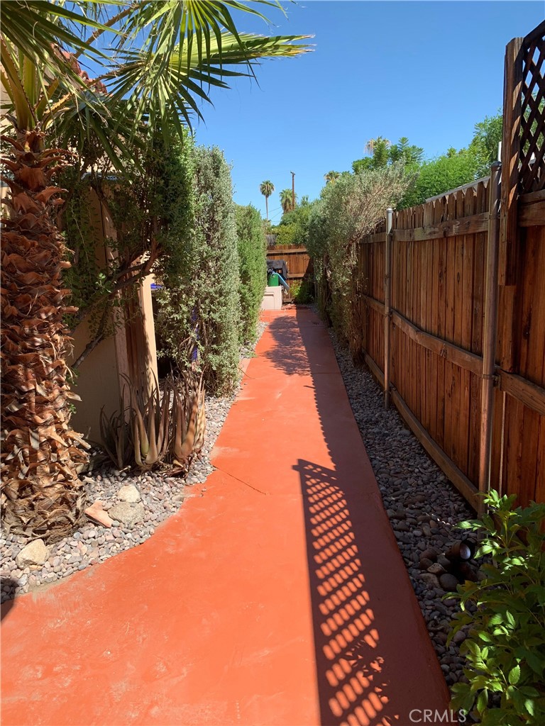 Tahquitz River Estates (33510) - Residential Lease