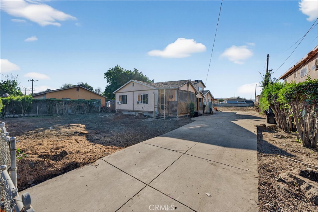 10826 Klingerman Street