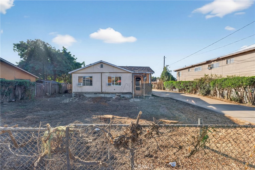 10826 Klingerman Street