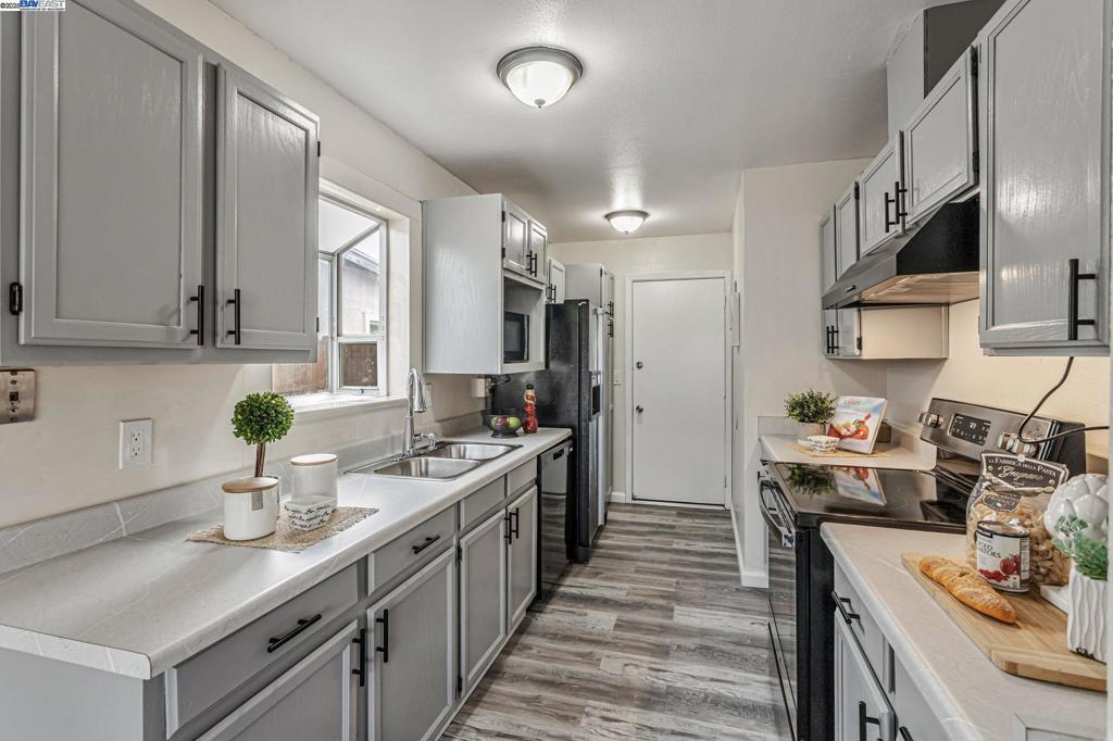 NEWARK - Residential