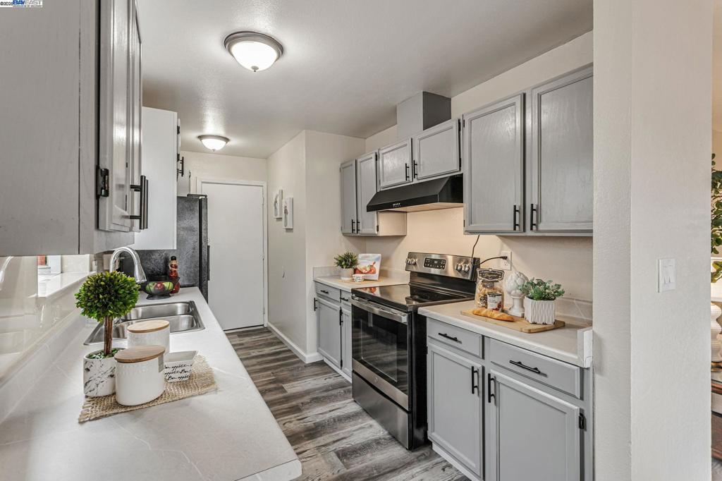 NEWARK - Residential
