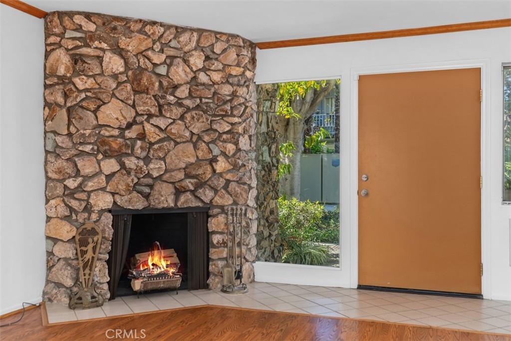 307 N Acacia A