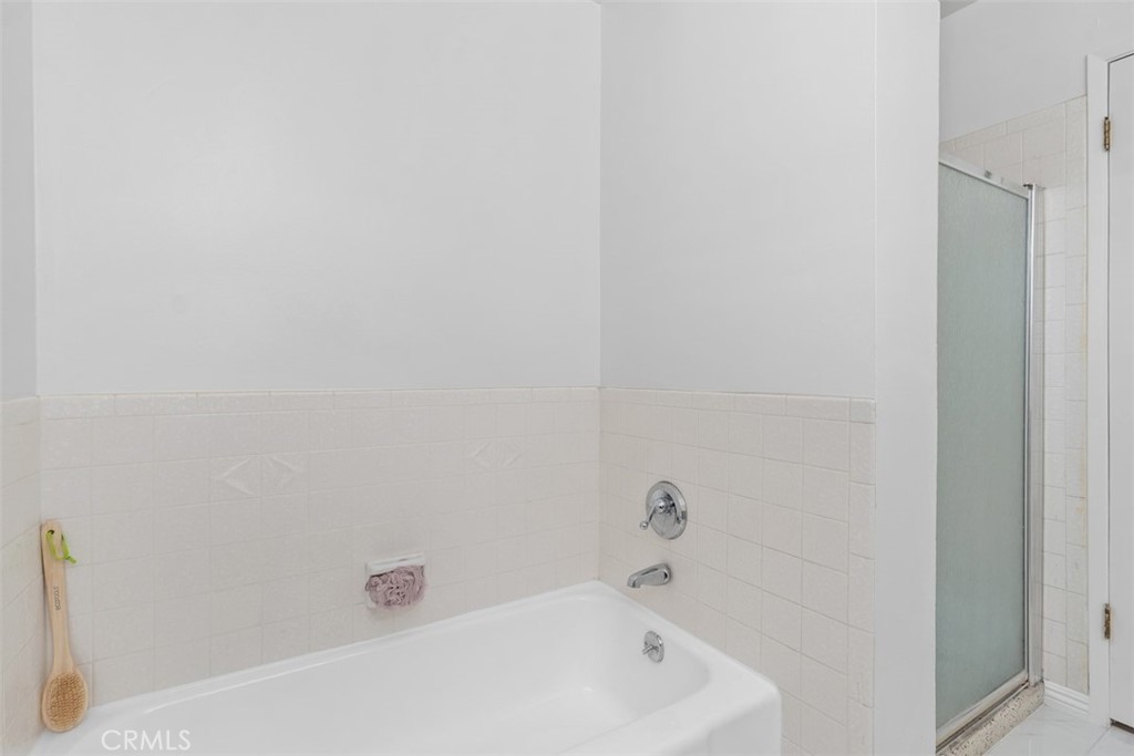 307 N Acacia A