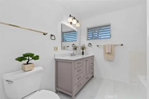 MLS: OC26096526