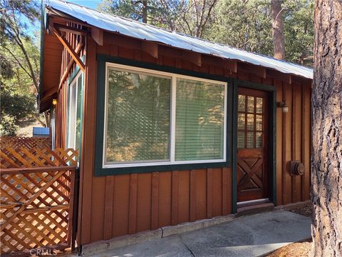 Photo of 5910 Robin Oak Dr, Angelus Oaks, CA 92305 (MLS # SW26028832)