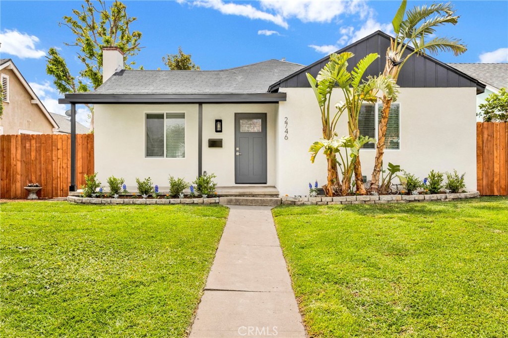 This home features 3 bedroom with 2 1/2 bathrooms in a great location of Pasadena with a great school district. Home was recently remodeled with a beautiful modern kitchen with brand new appliances. There is a huge avocado tree in the backyard to enjoy all year long. Backyard leads to the detached 2 car garage which entrance is from the alley. The property is located only minutes away from dining and shopping.