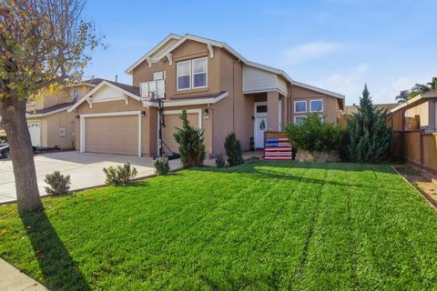 Photo of 1421 Burgundy Way, Gonzales, CA 93926 (MLS # ML82036908)