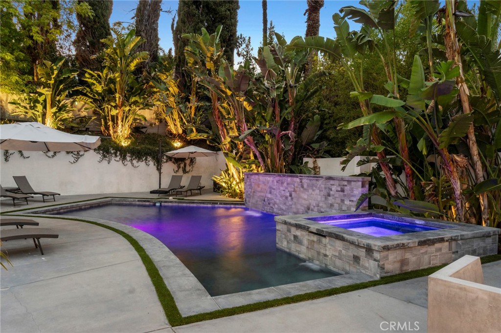 5265 Del Moreno Drive