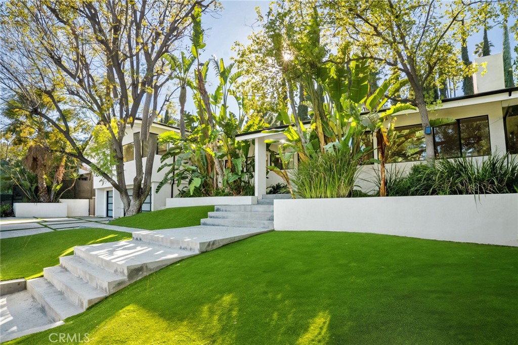 5265 Del Moreno Drive