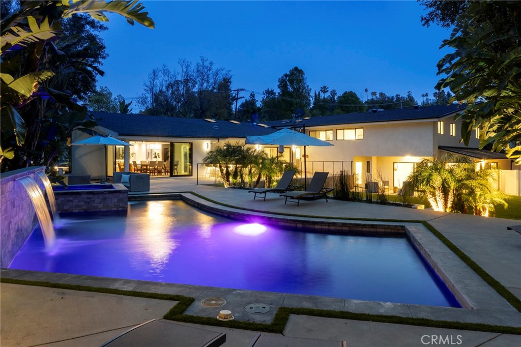 5265 Del Moreno Drive