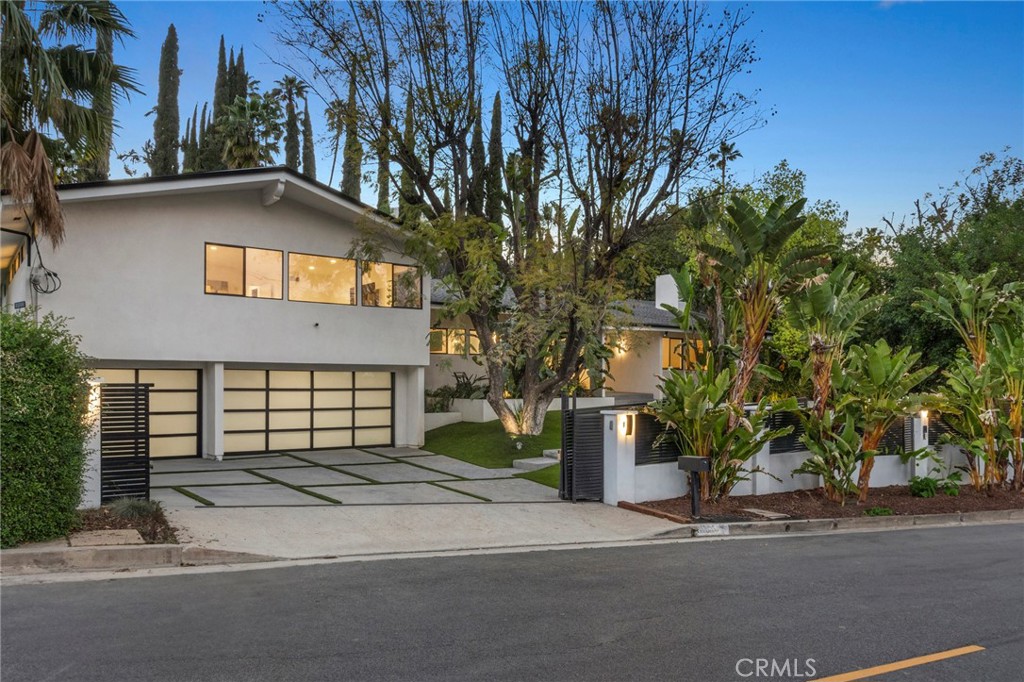 5265 Del Moreno Drive