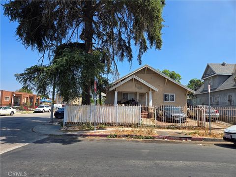 Photo of 401 E 46th Street, Los Angeles, CA 90011 (MLS # DW25156040)