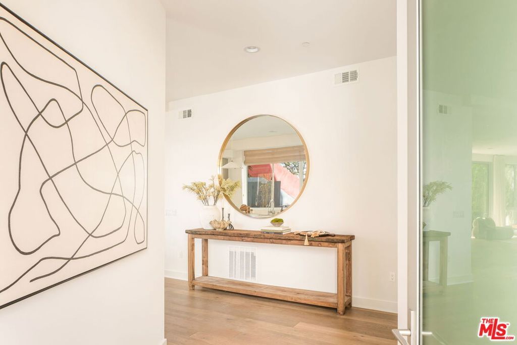 Photo of 616 N Croft Avenue #1, West Hollywood, CA 90048 (MLS # 25589061)