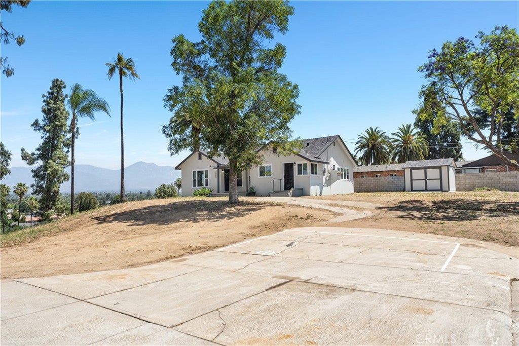 1390 Prospect