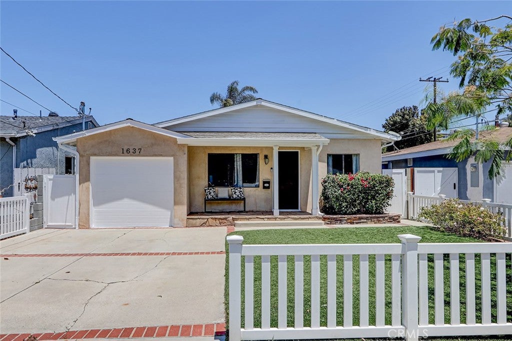 1637 Armour Lane