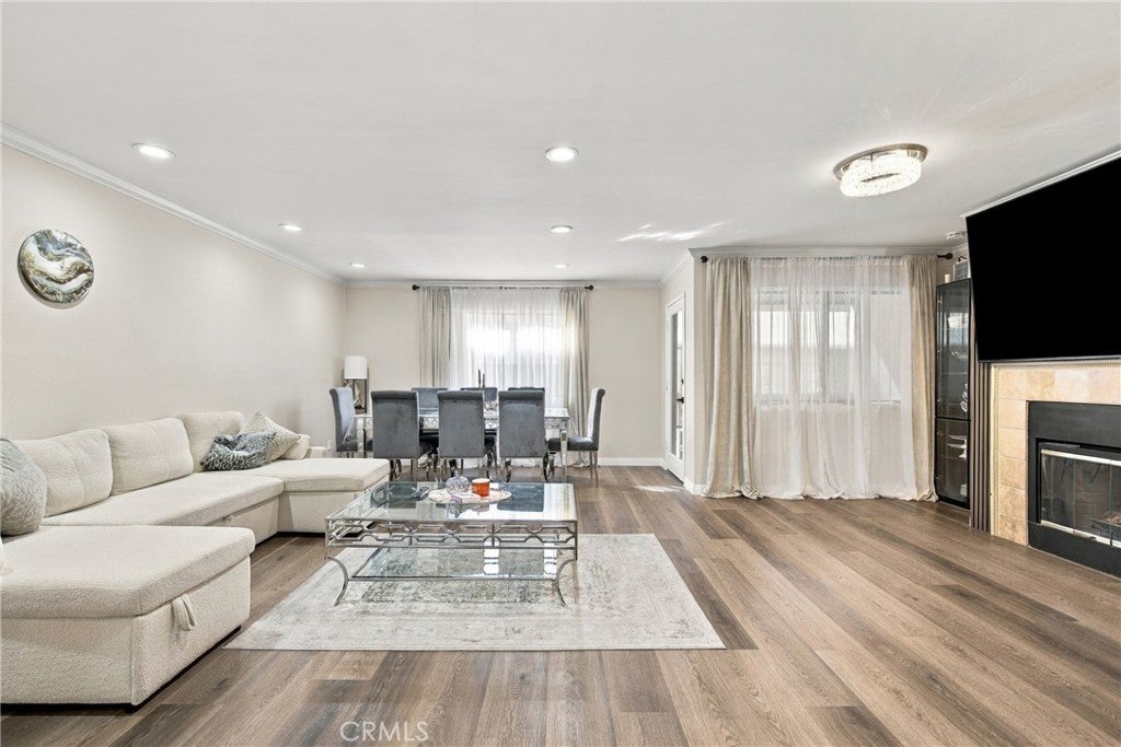 330 Burchett 206