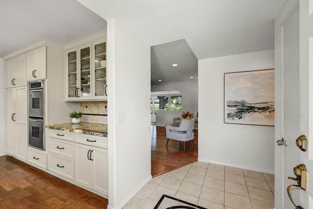 1051 La Reina Drive