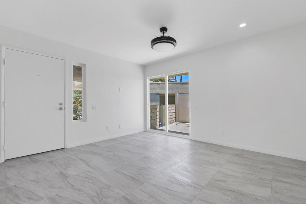 1351 Sunflower S Circle