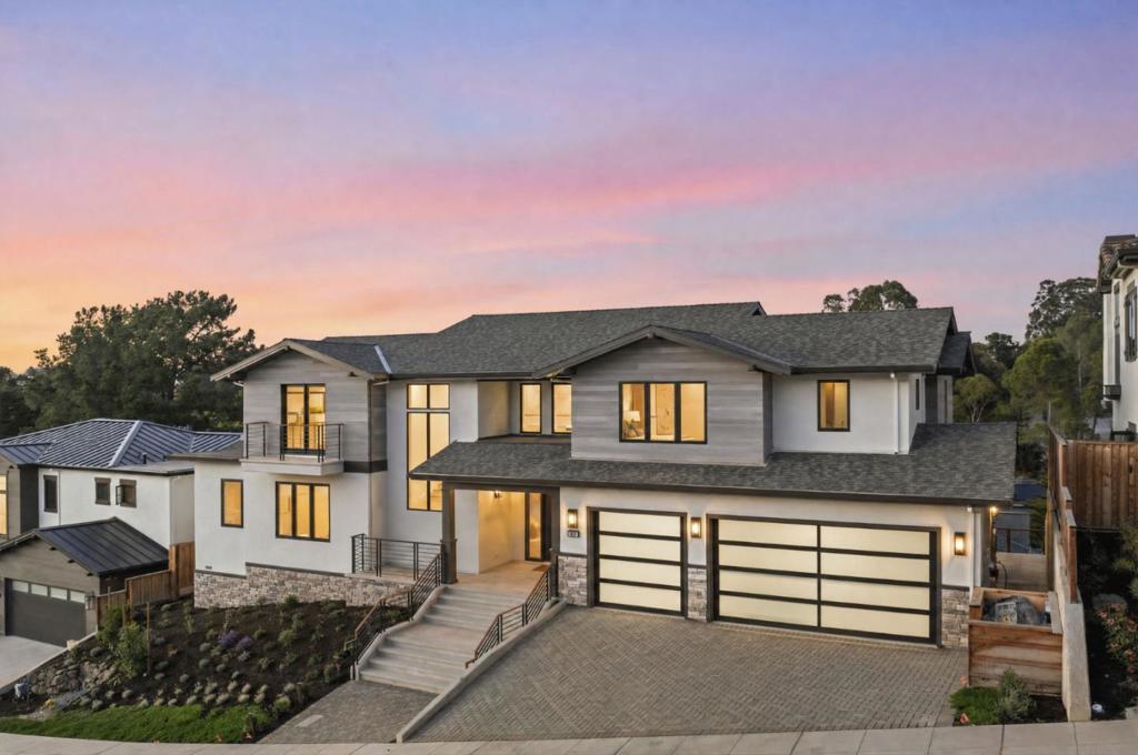 18 Bel Aire Lane