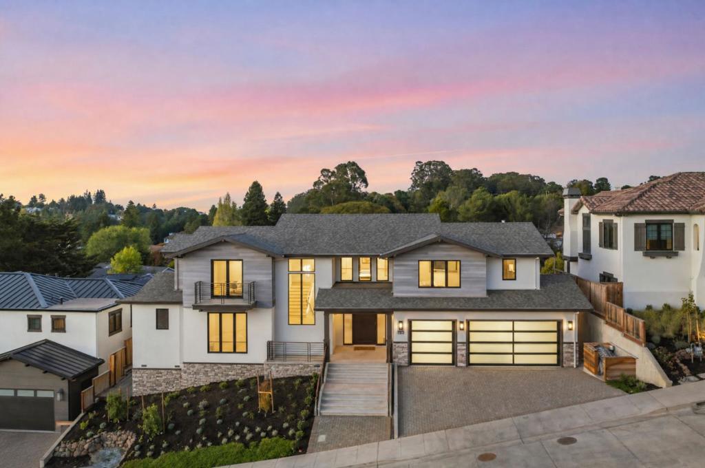 18 Bel Aire Lane