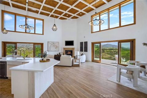 Photo of 4385 Rainbow Vista Drive, Fallbrook, CA 92028 (MLS # OC25084484)