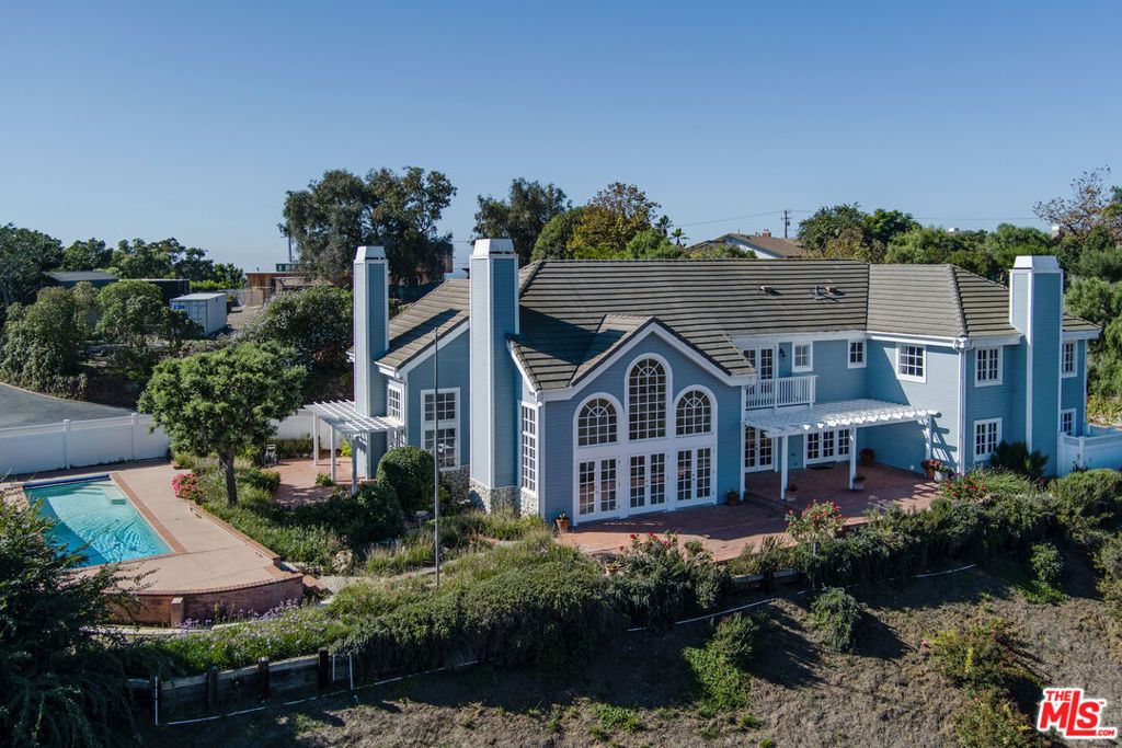 Photo of 6080 Merritt Drive, Malibu, CA 90265 (MLS # 25621661)
