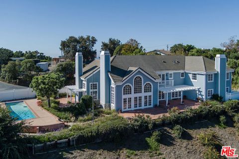 Photo of 6080 Merritt Drive, Malibu, CA 90265 (MLS # 25621661)