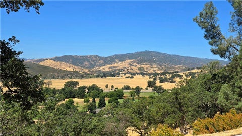 Photo of 18379 Lakeridge CIR, Hidden Valley Lake, CA 95467 (MLS # LC26119660)