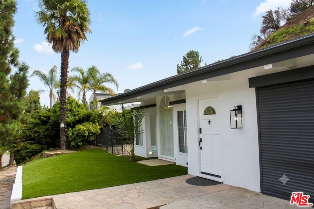 1265 Bienveneda Avenue