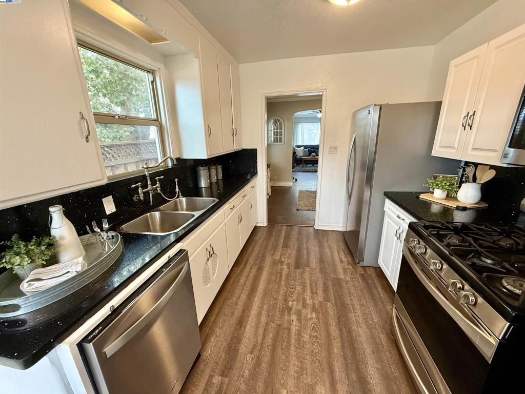 FARRELLY POND - Residential