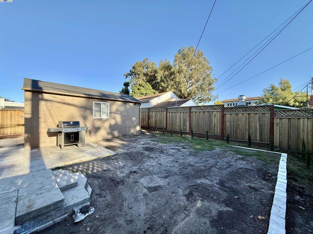 FARRELLY POND - Residential