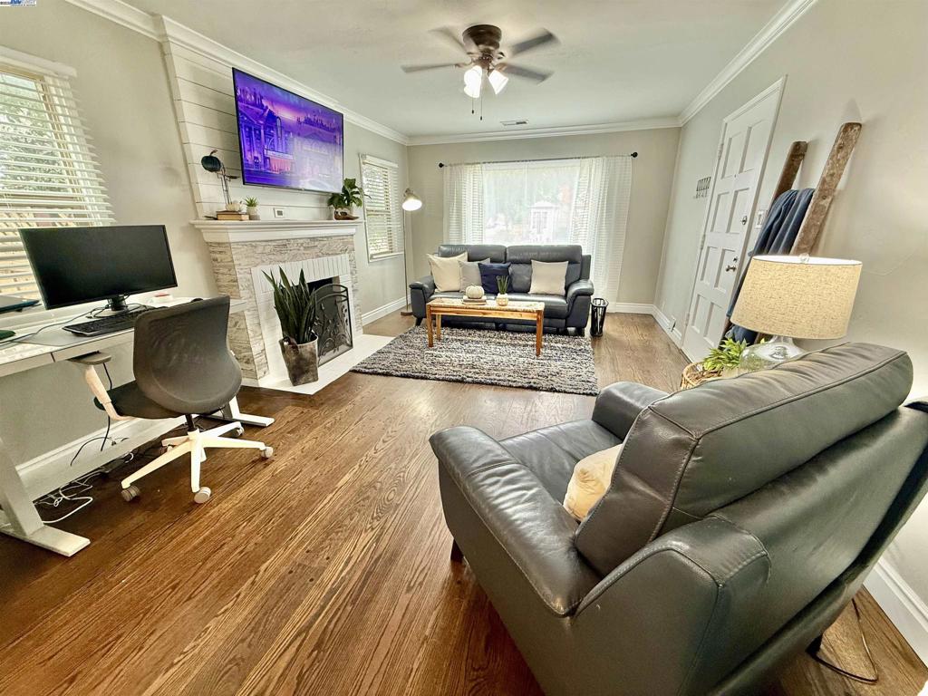 FARRELLY POND - Residential