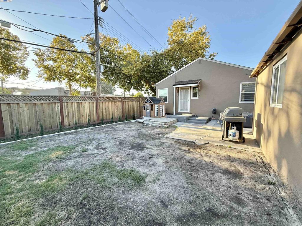 FARRELLY POND - Residential