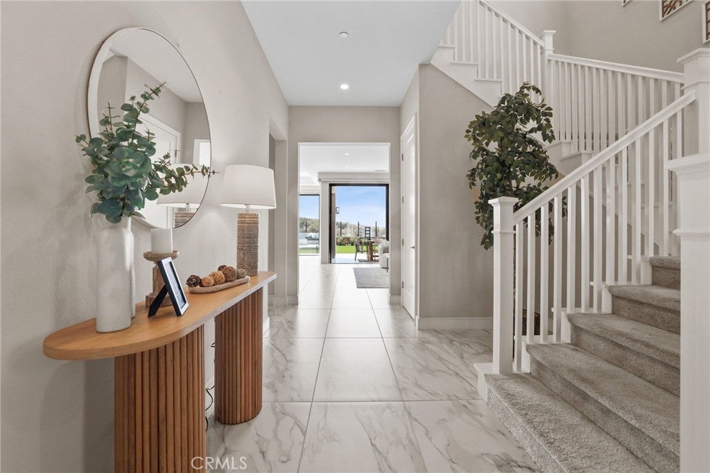118 Tomahawk, Irvine CA 92618 - Photo 9