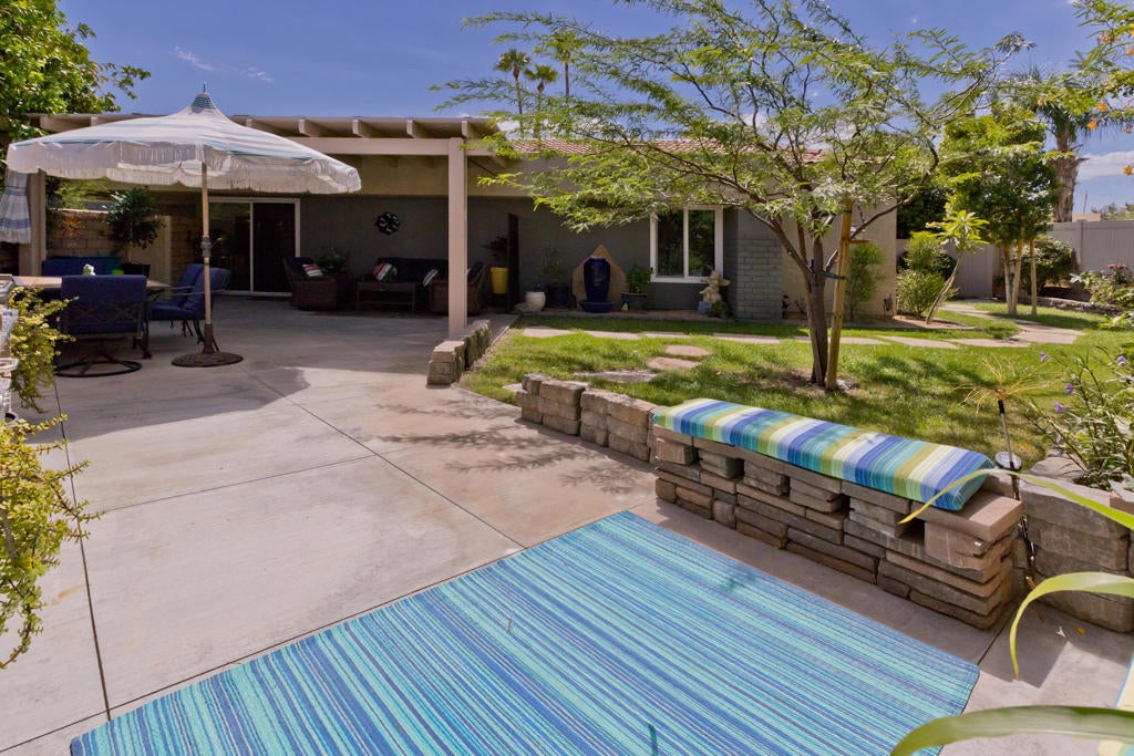 1221 Sunflower Lane