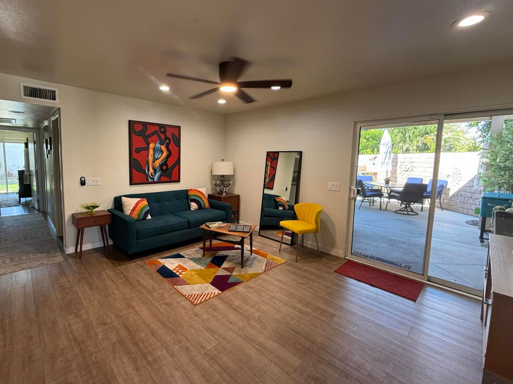 1221 Sunflower Lane