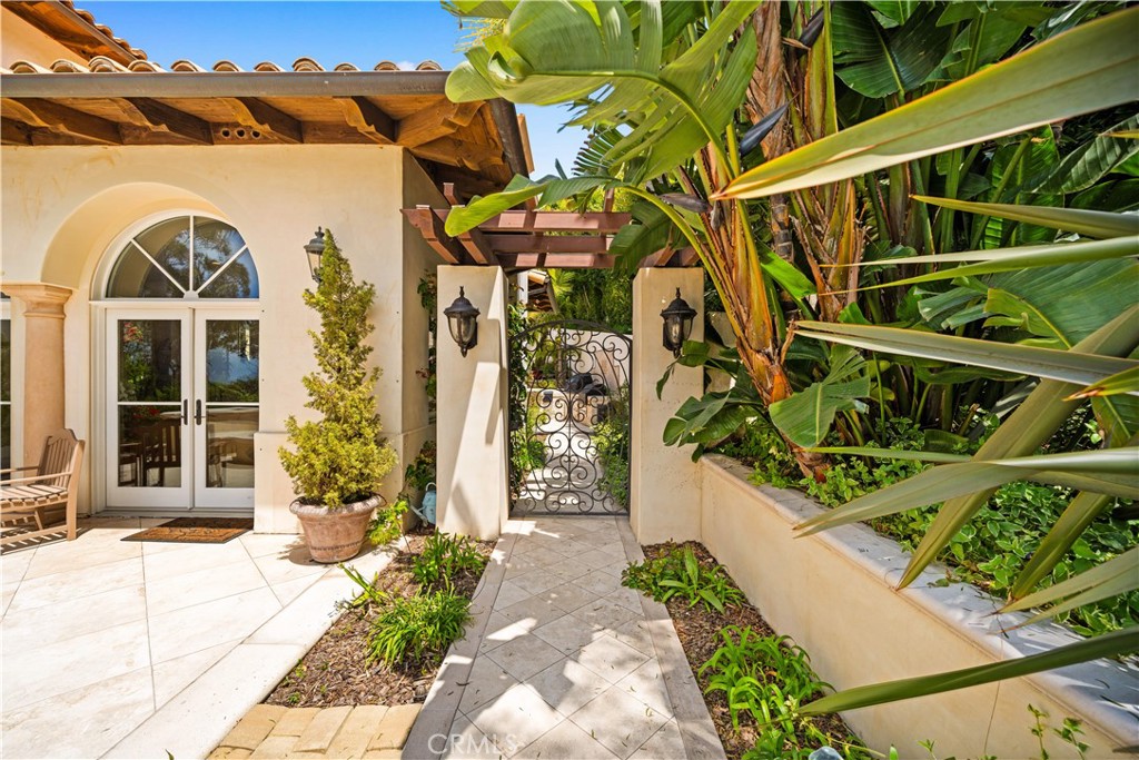 1502 Paseo La Cresta