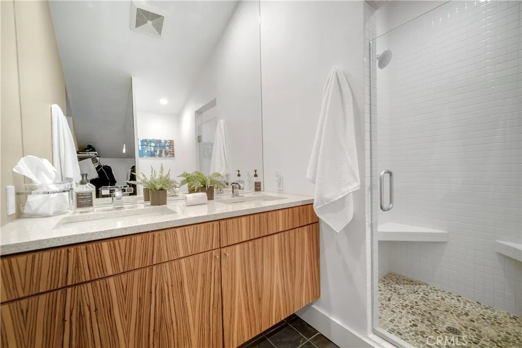 Malibu, California 90265, United States, 2 Bedrooms Bedrooms, ,2 BathroomsBathrooms,Residential,Active,97157