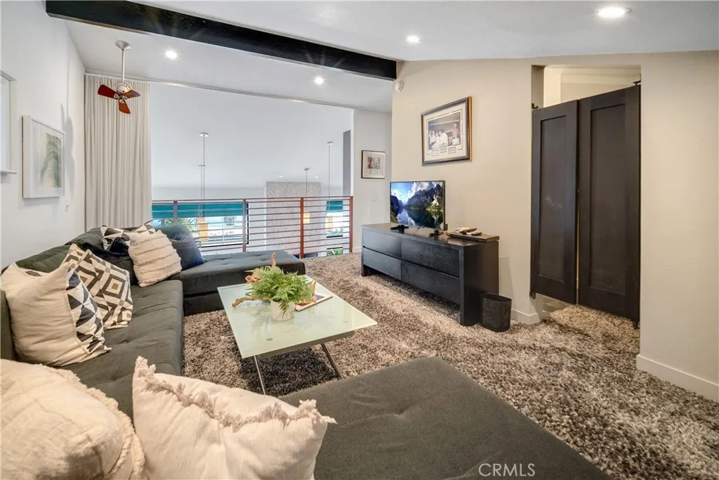 Malibu, California 90265, United States, 2 Bedrooms Bedrooms, ,2 BathroomsBathrooms,Residential,Active,97157