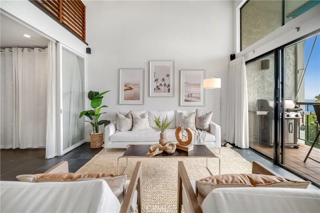 Malibu, California 90265, United States, 2 Bedrooms Bedrooms, ,2 BathroomsBathrooms,Residential,Active,97157