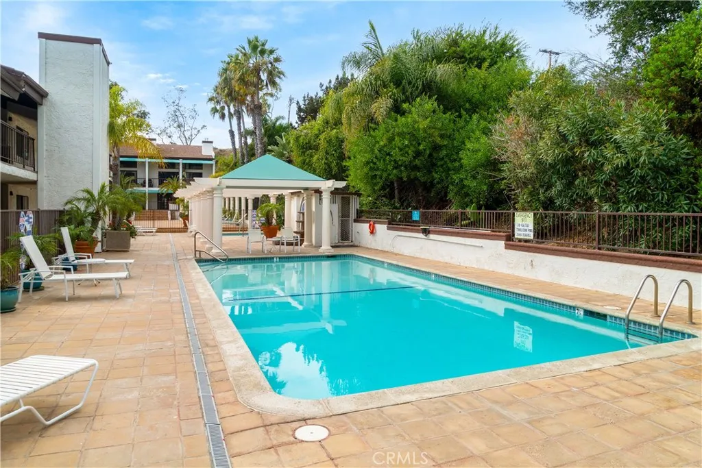 Malibu, California 90265, United States, 2 Bedrooms Bedrooms, ,2 BathroomsBathrooms,Residential,Active,97157