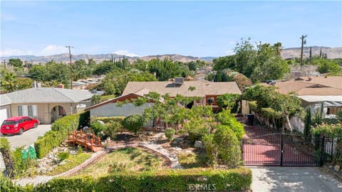 Photo of 1350 E Avenue R3, Palmdale, CA 93550 (MLS # SR26150759)