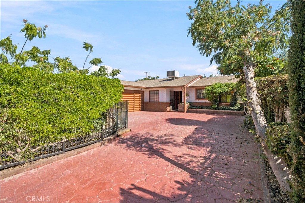 1350 E Avenue R3