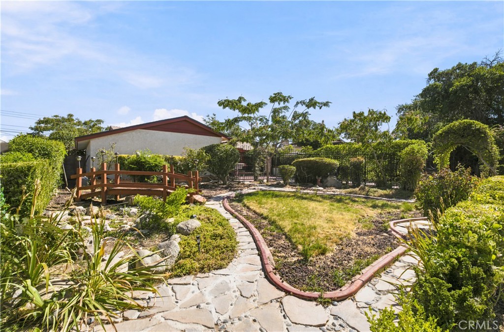 1350 E Avenue R3