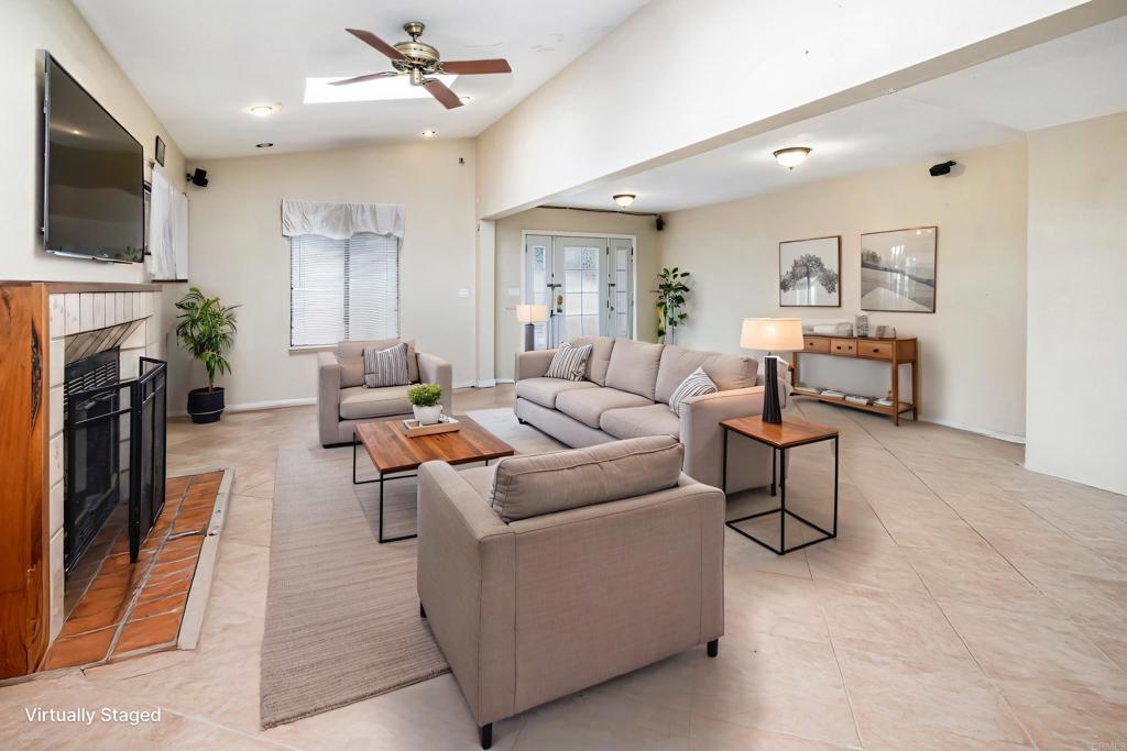 3329 Mandy Lane